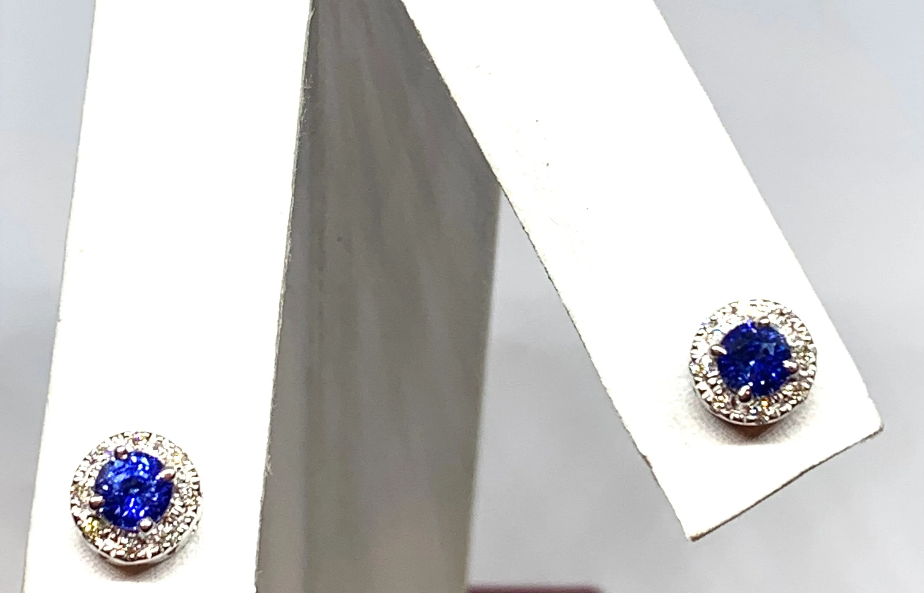 14kt White Gold Natural Sapphire Earrings