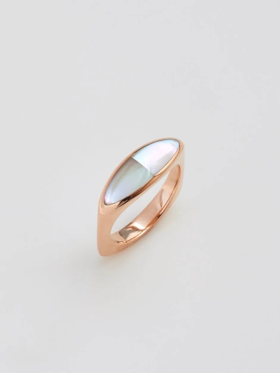 Narrow Pilar Ring with Green Lip Abalone